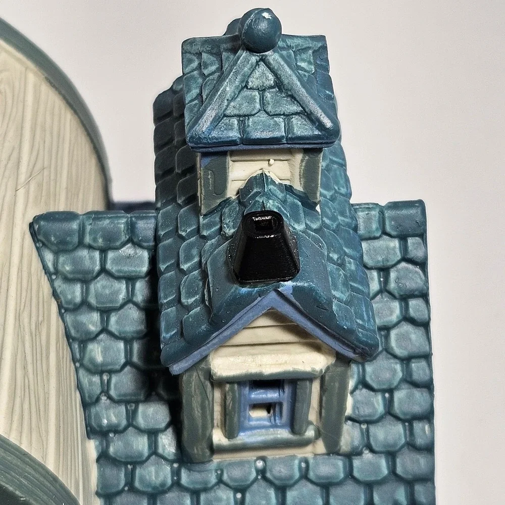 Lemax Plymouth Village The Crab Shack Lighted Building 05630 Seafood Restaurant